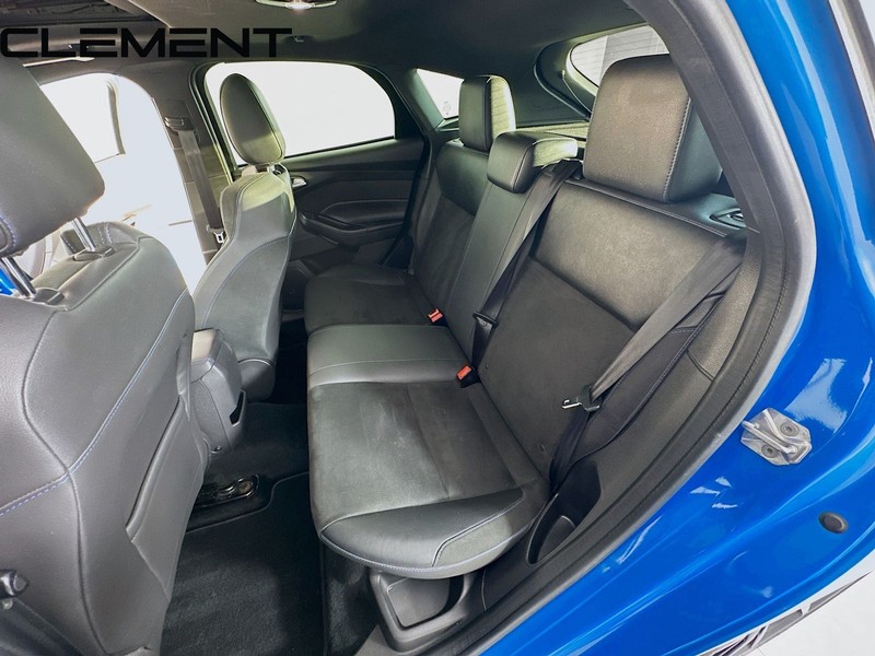 Ford Focus Hatchback Vehicle Image 35