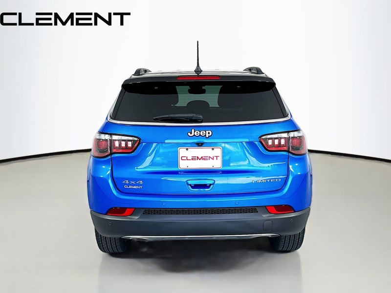 Jeep Compass Vehicle Full-screen Gallery Image 8