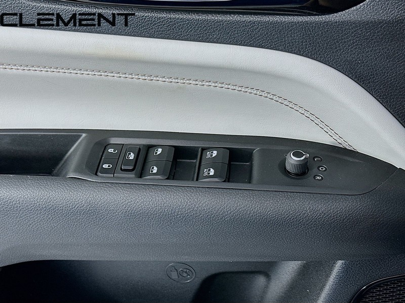 Jeep Compass Vehicle Full-screen Gallery Image 24