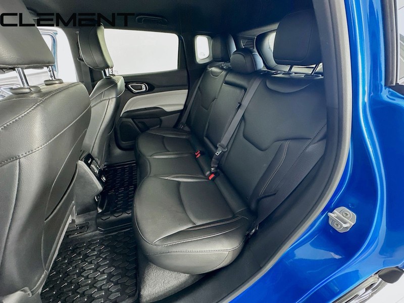 Jeep Compass Vehicle Full-screen Gallery Image 30