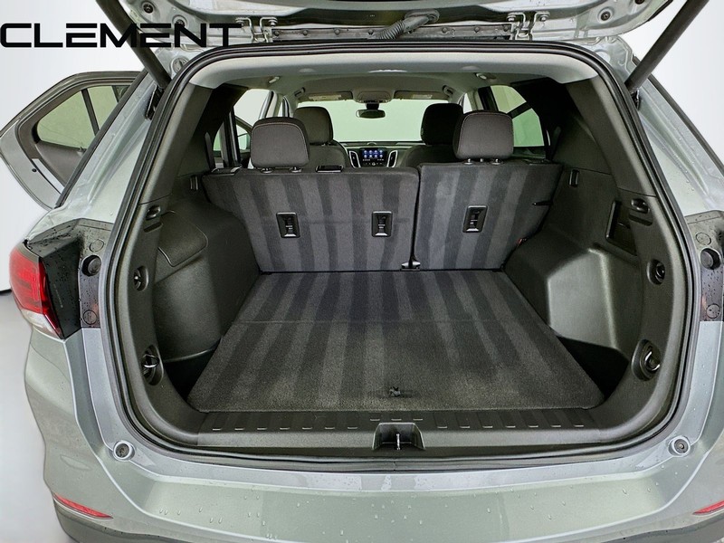 Chevrolet Equinox Vehicle Full-screen Gallery Image 11