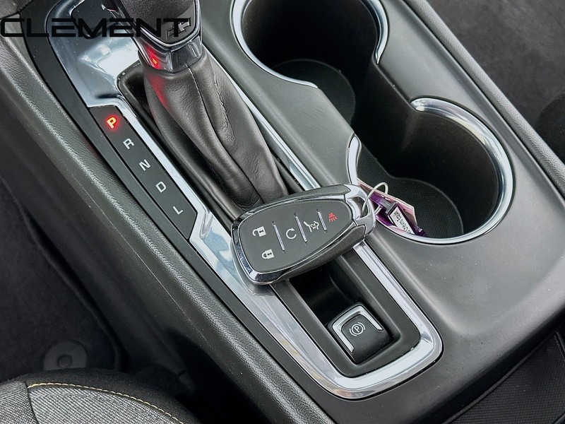 Chevrolet Equinox Vehicle Full-screen Gallery Image 24