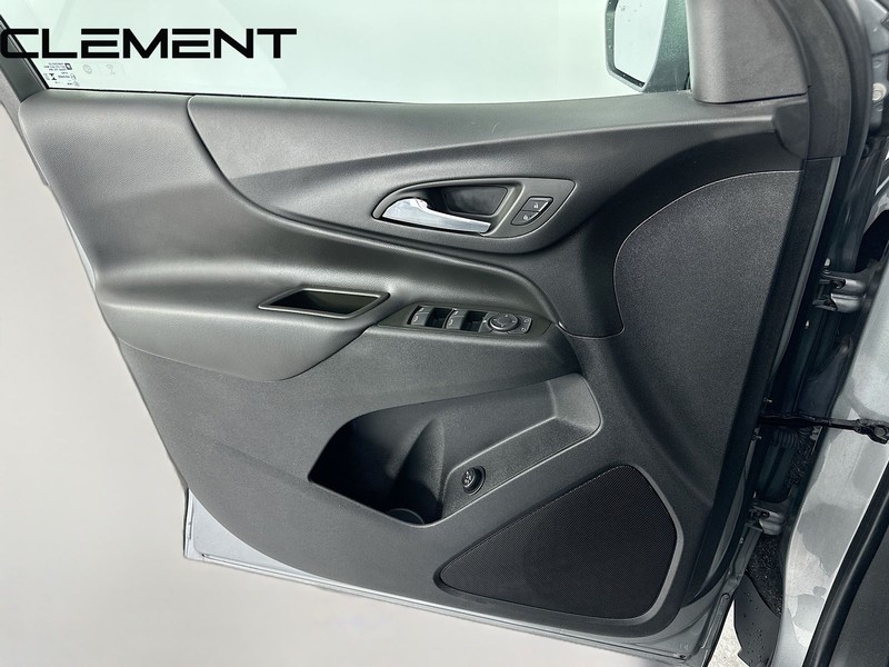 Chevrolet Equinox Vehicle Full-screen Gallery Image 27