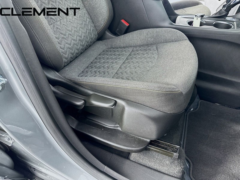 Chevrolet Equinox Vehicle Full-screen Gallery Image 33