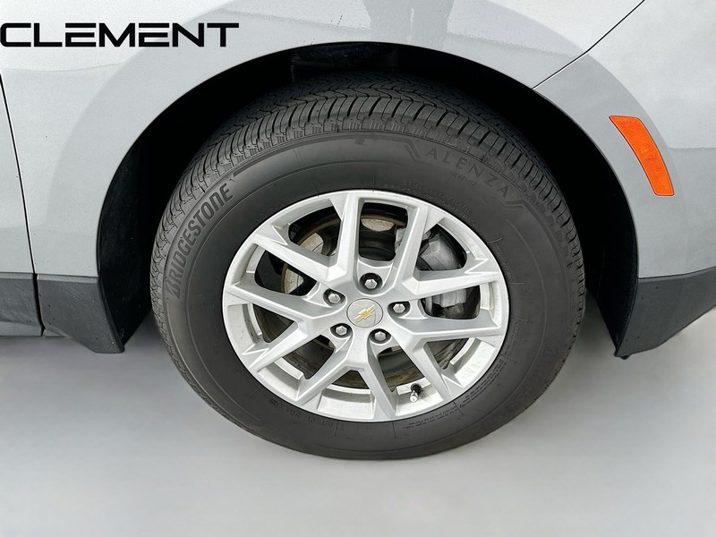 Chevrolet Equinox Vehicle Full-screen Gallery Image 36