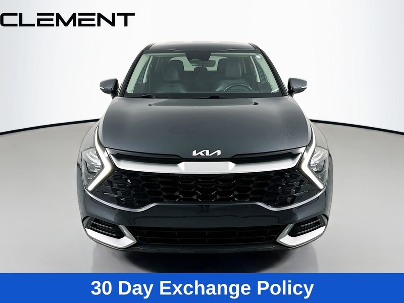 Kia Sportage Vehicle Full-screen Gallery Image 3