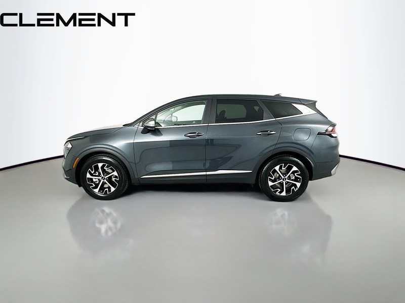 Kia Sportage Vehicle Full-screen Gallery Image 6