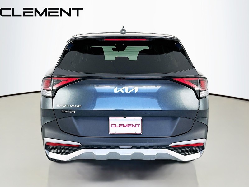 Kia Sportage Vehicle Full-screen Gallery Image 8