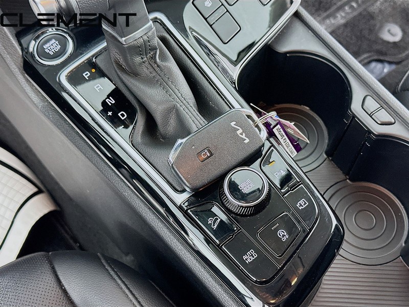 Kia Sportage Vehicle Full-screen Gallery Image 24