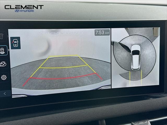 Hyundai Tucson Hybrid Vehicle Full-screen Gallery Image 18