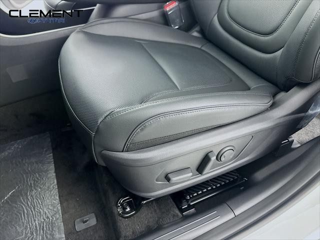 Hyundai Tucson Hybrid Vehicle Full-screen Gallery Image 26