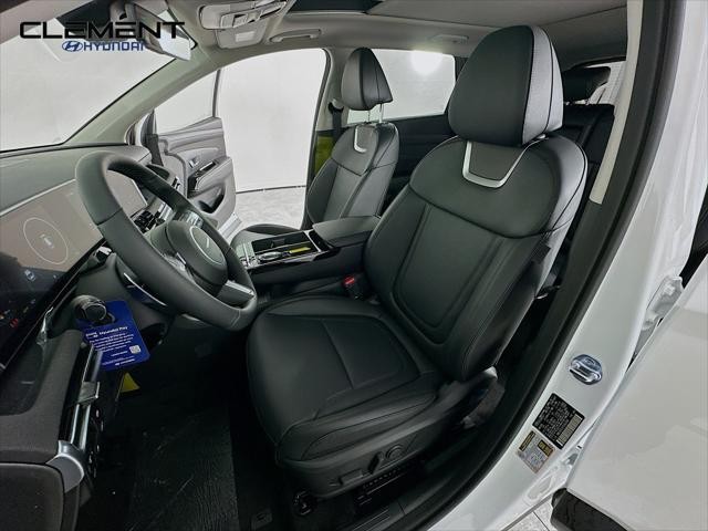 Hyundai Tucson Hybrid Vehicle Full-screen Gallery Image 27