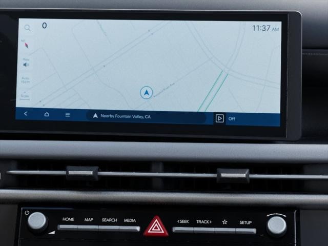 Hyundai Tucson Hybrid Vehicle Full-screen Gallery Image 13