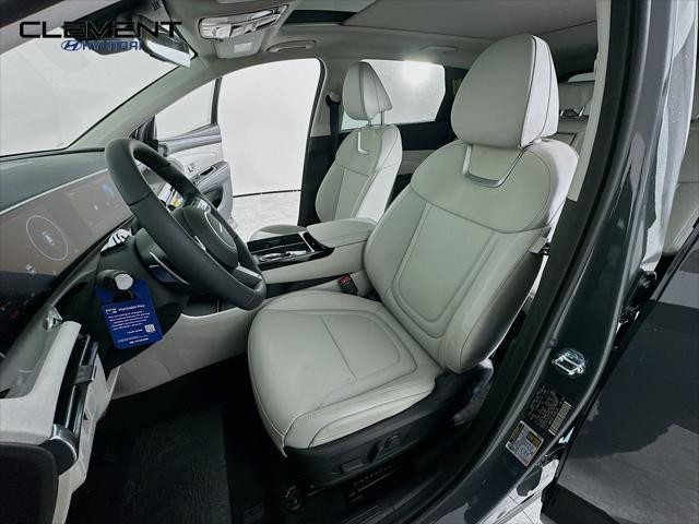 Hyundai Tucson Hybrid Vehicle Full-screen Gallery Image 27