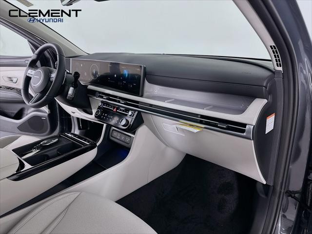 Hyundai Tucson Hybrid Vehicle Full-screen Gallery Image 31