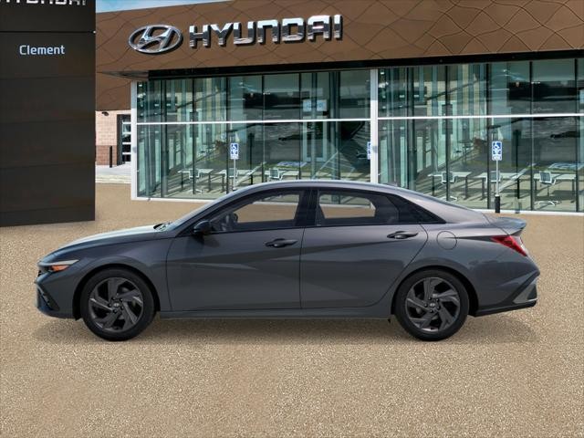 Hyundai Elantra Vehicle Full-screen Gallery Image 3