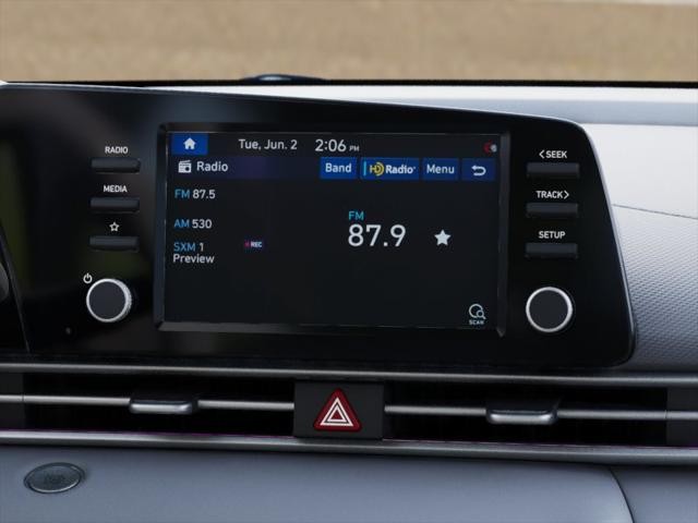 Hyundai Elantra Vehicle Full-screen Gallery Image 13