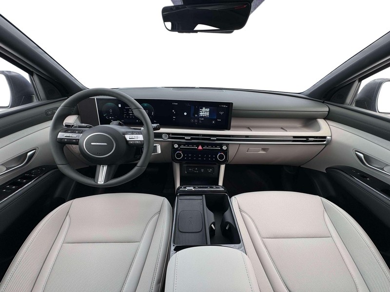 Hyundai Tucson Hybrid Vehicle Full-screen Gallery Image 13