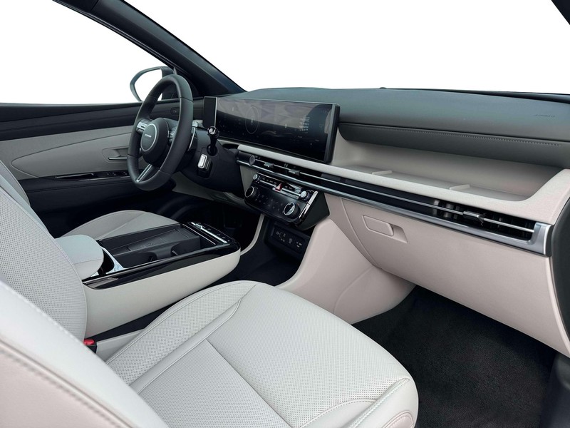 Hyundai Tucson Hybrid Vehicle Full-screen Gallery Image 15