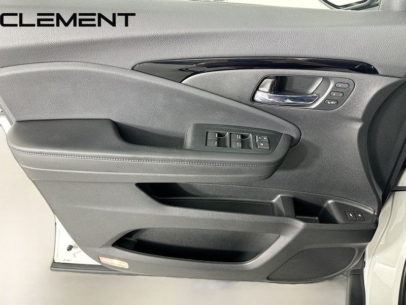 Honda Pilot Vehicle Full-screen Gallery Image 28