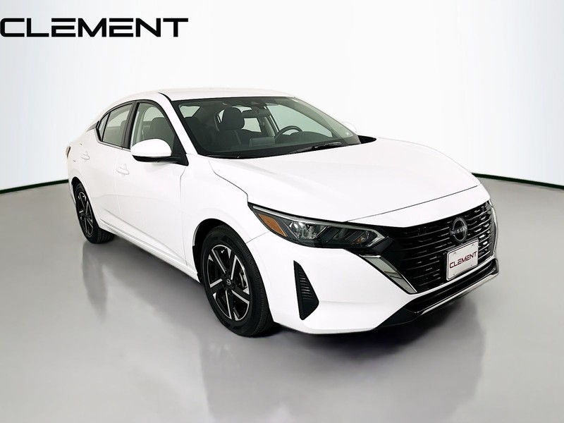 Nissan Sentra Vehicle Full-screen Gallery Image 5