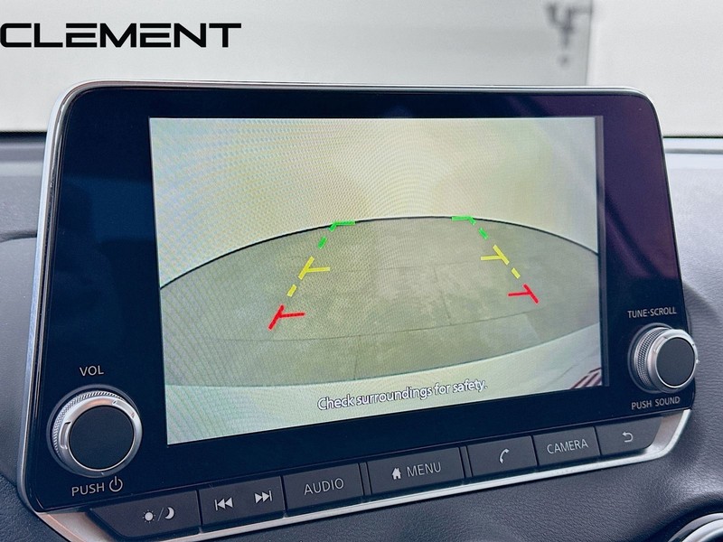 Nissan Sentra Vehicle Full-screen Gallery Image 20