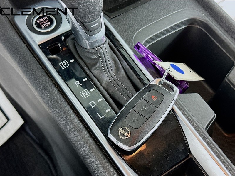 Nissan Sentra Vehicle Full-screen Gallery Image 23