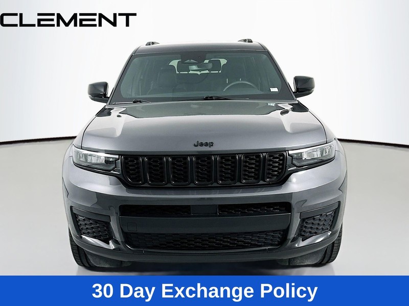 Jeep Grand Cherokee L Vehicle Full-screen Gallery Image 3