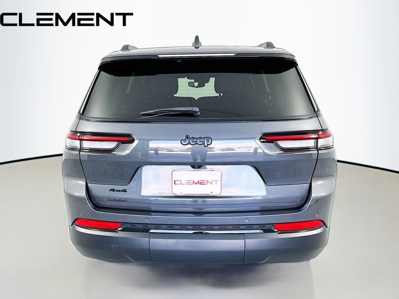 Jeep Grand Cherokee L Vehicle Full-screen Gallery Image 8