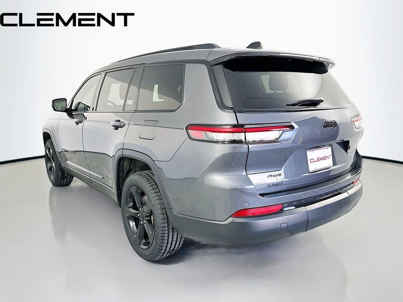 Jeep Grand Cherokee L Vehicle Full-screen Gallery Image 10