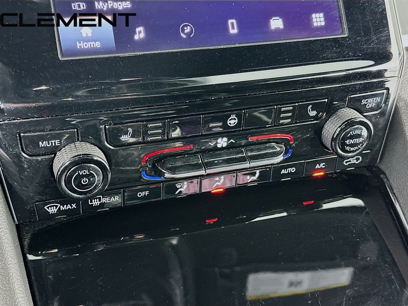 Jeep Grand Cherokee L Vehicle Full-screen Gallery Image 22