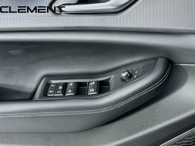 Jeep Grand Cherokee L Vehicle Full-screen Gallery Image 25