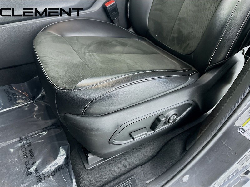 Jeep Grand Cherokee L Vehicle Full-screen Gallery Image 28