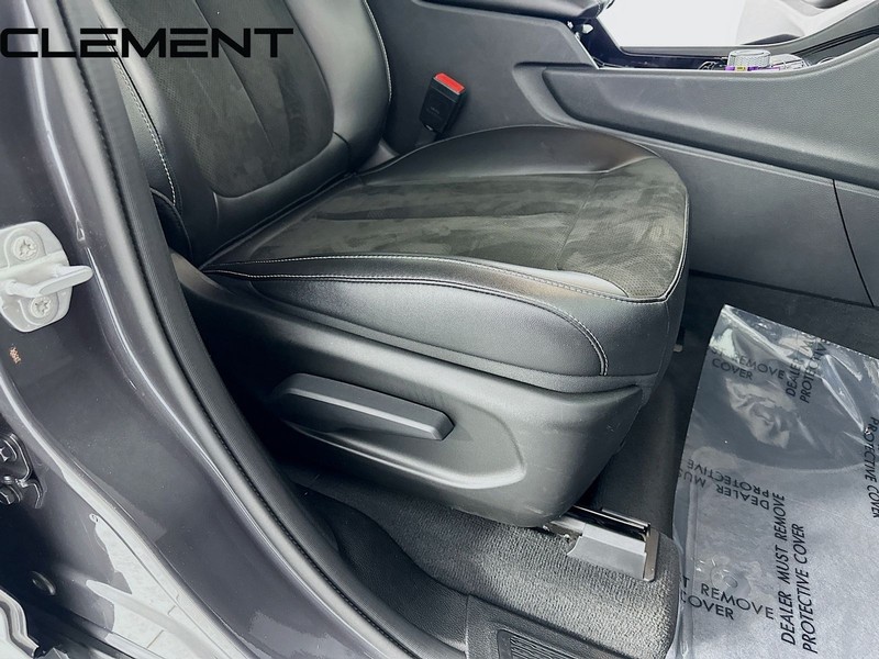 Jeep Grand Cherokee L Vehicle Full-screen Gallery Image 35