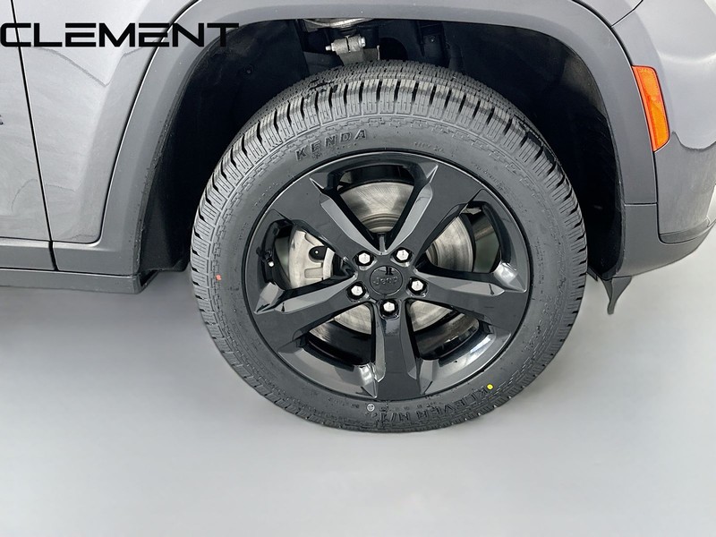 Jeep Grand Cherokee L Vehicle Full-screen Gallery Image 38