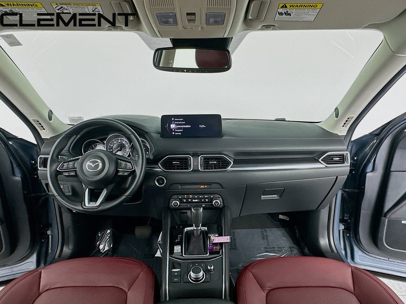 Mazda CX-5 Vehicle Full-screen Gallery Image 12