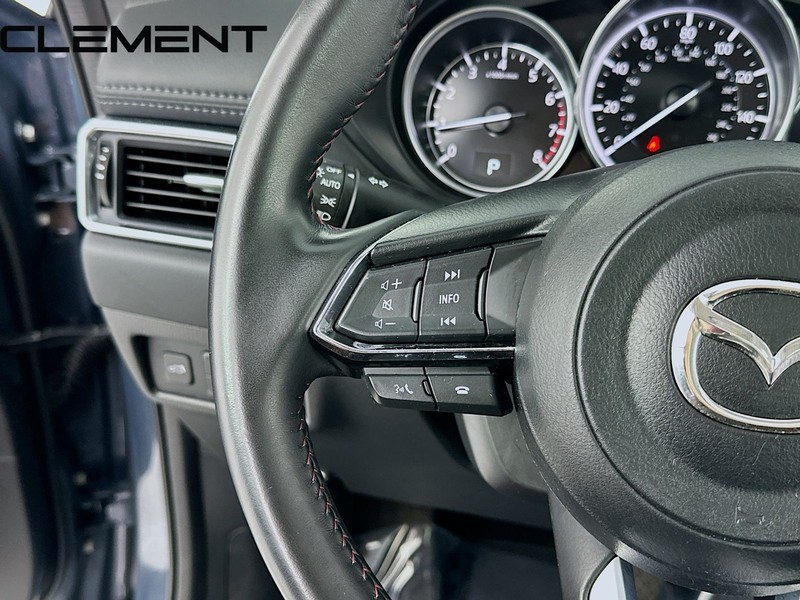 Mazda CX-5 Vehicle Full-screen Gallery Image 15