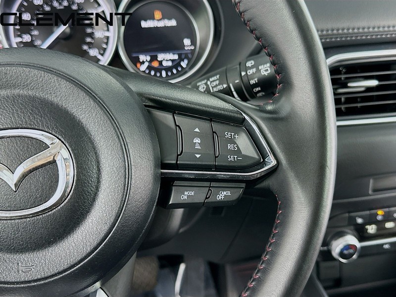 Mazda CX-5 Vehicle Full-screen Gallery Image 17