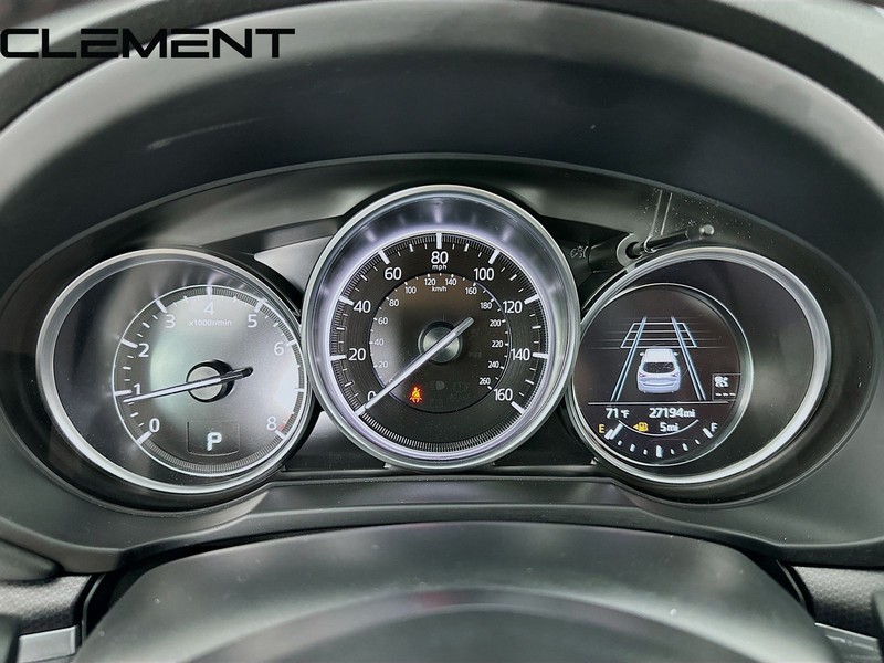 Mazda CX-5 Vehicle Full-screen Gallery Image 18