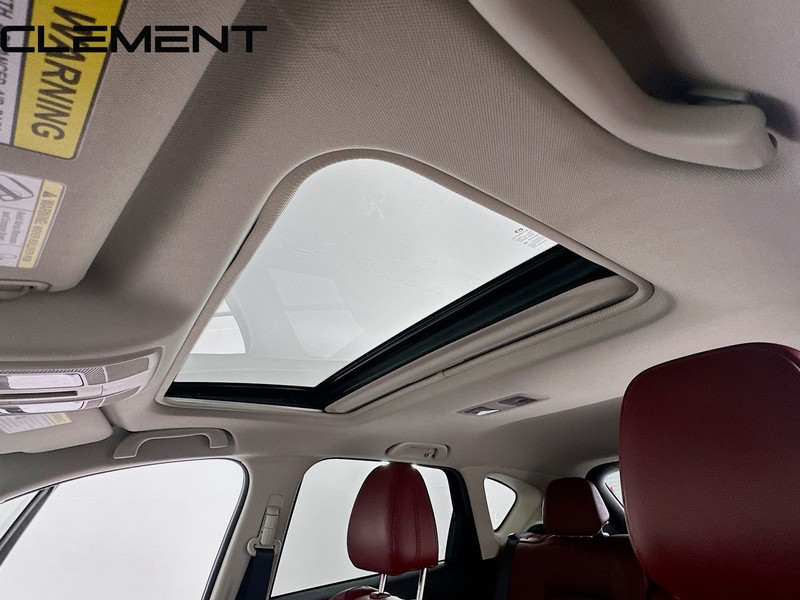 Mazda CX-5 Vehicle Full-screen Gallery Image 25