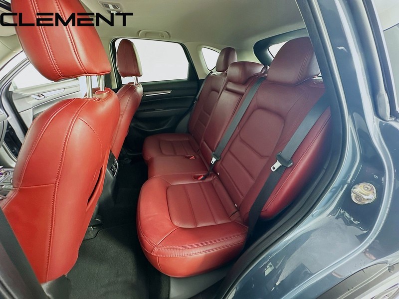 Mazda CX-5 Vehicle Full-screen Gallery Image 34