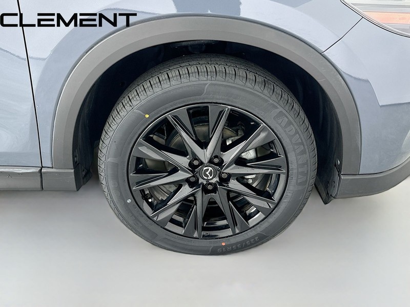 Mazda CX-5 Vehicle Full-screen Gallery Image 38