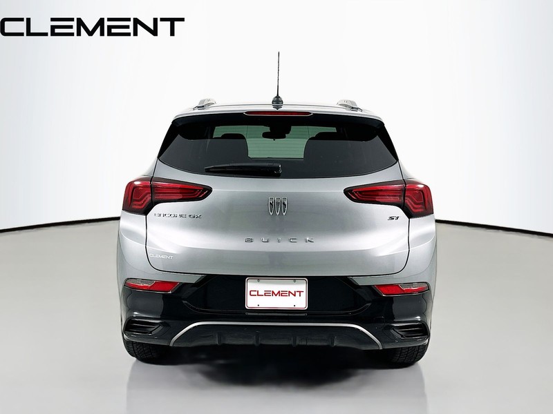 Buick Encore GX Vehicle Full-screen Gallery Image 8