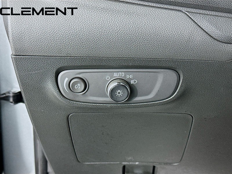 Buick Encore GX Vehicle Full-screen Gallery Image 13