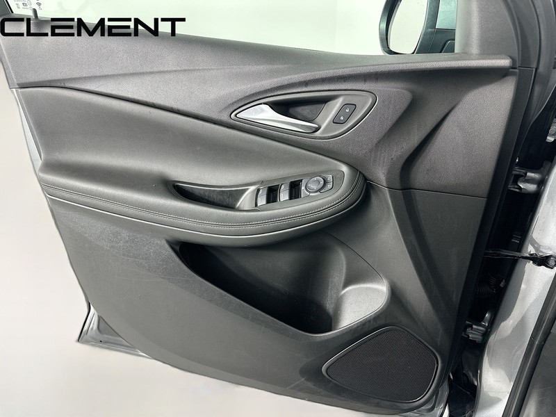 Buick Encore GX Vehicle Full-screen Gallery Image 27