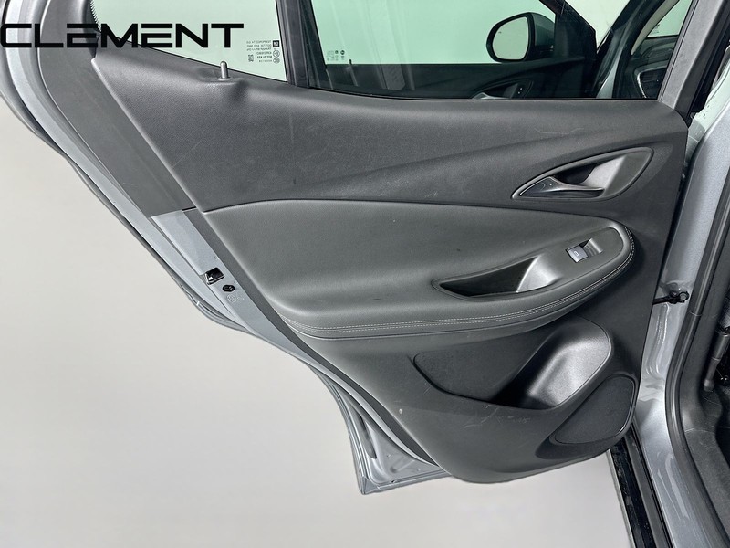 Buick Encore GX Vehicle Full-screen Gallery Image 30