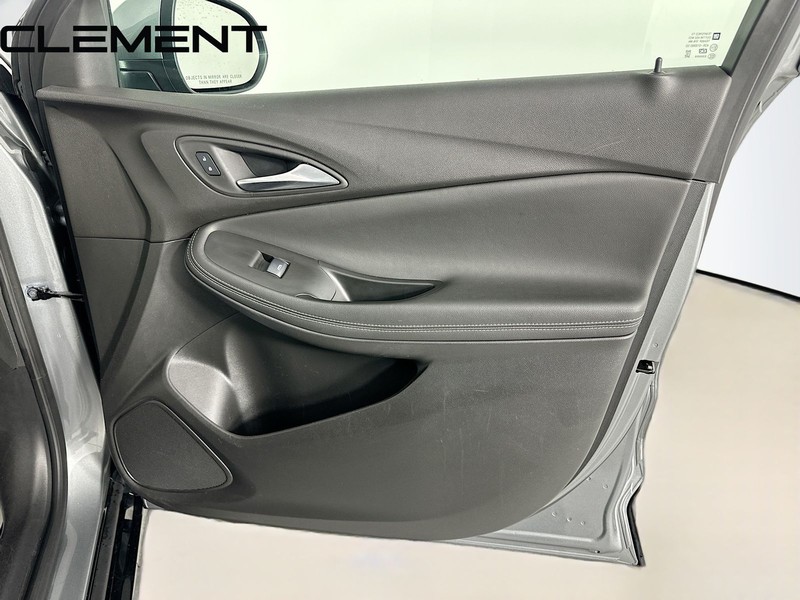 Buick Encore GX Vehicle Full-screen Gallery Image 35