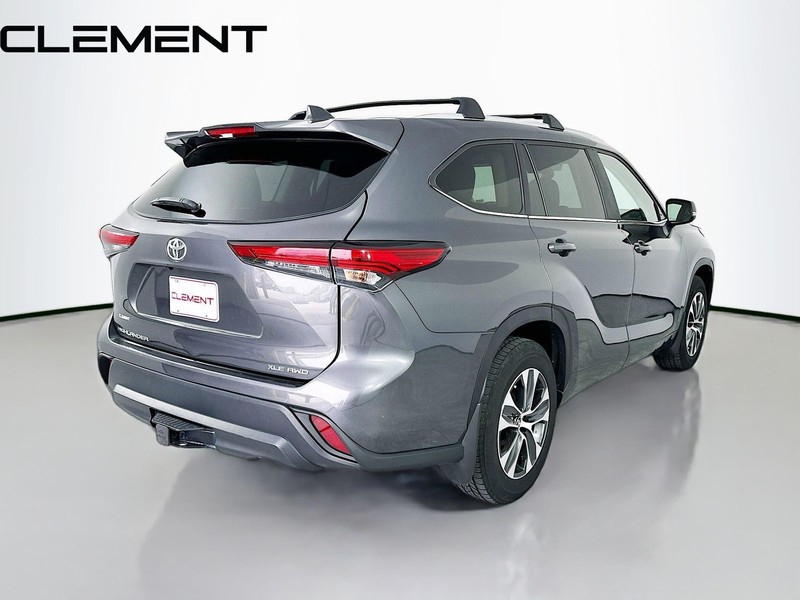 Toyota Highlander Vehicle Full-screen Gallery Image 7