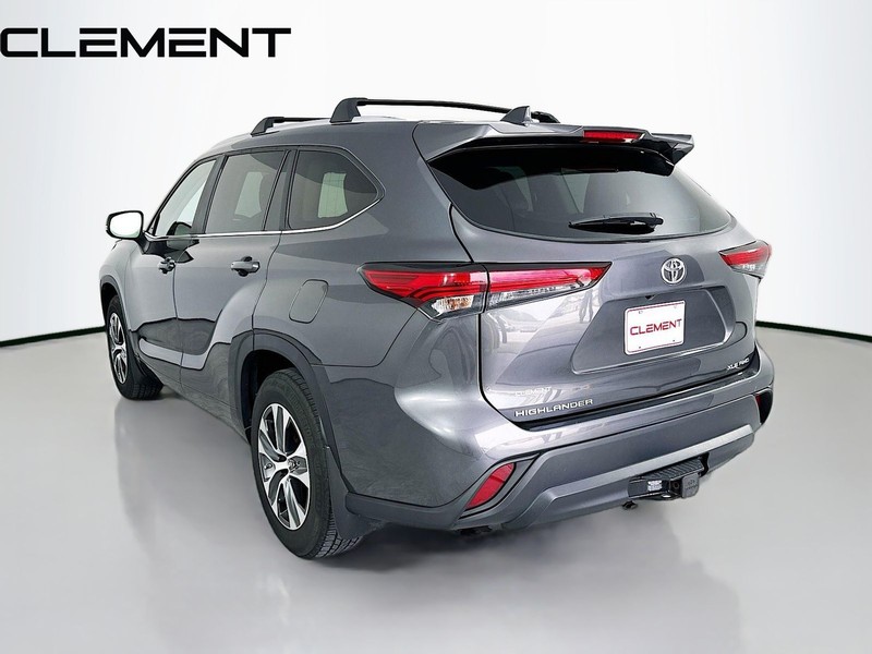 Toyota Highlander Vehicle Full-screen Gallery Image 10