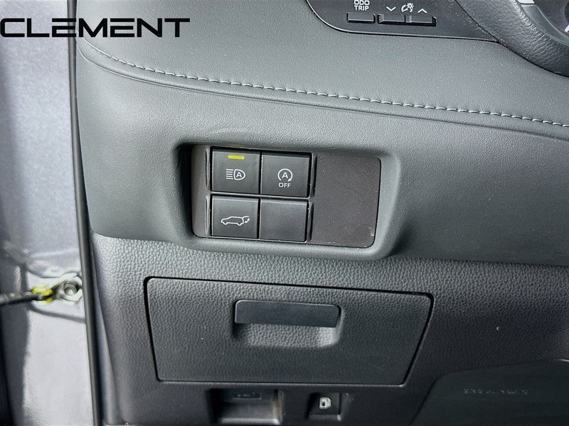Toyota Highlander Vehicle Full-screen Gallery Image 13